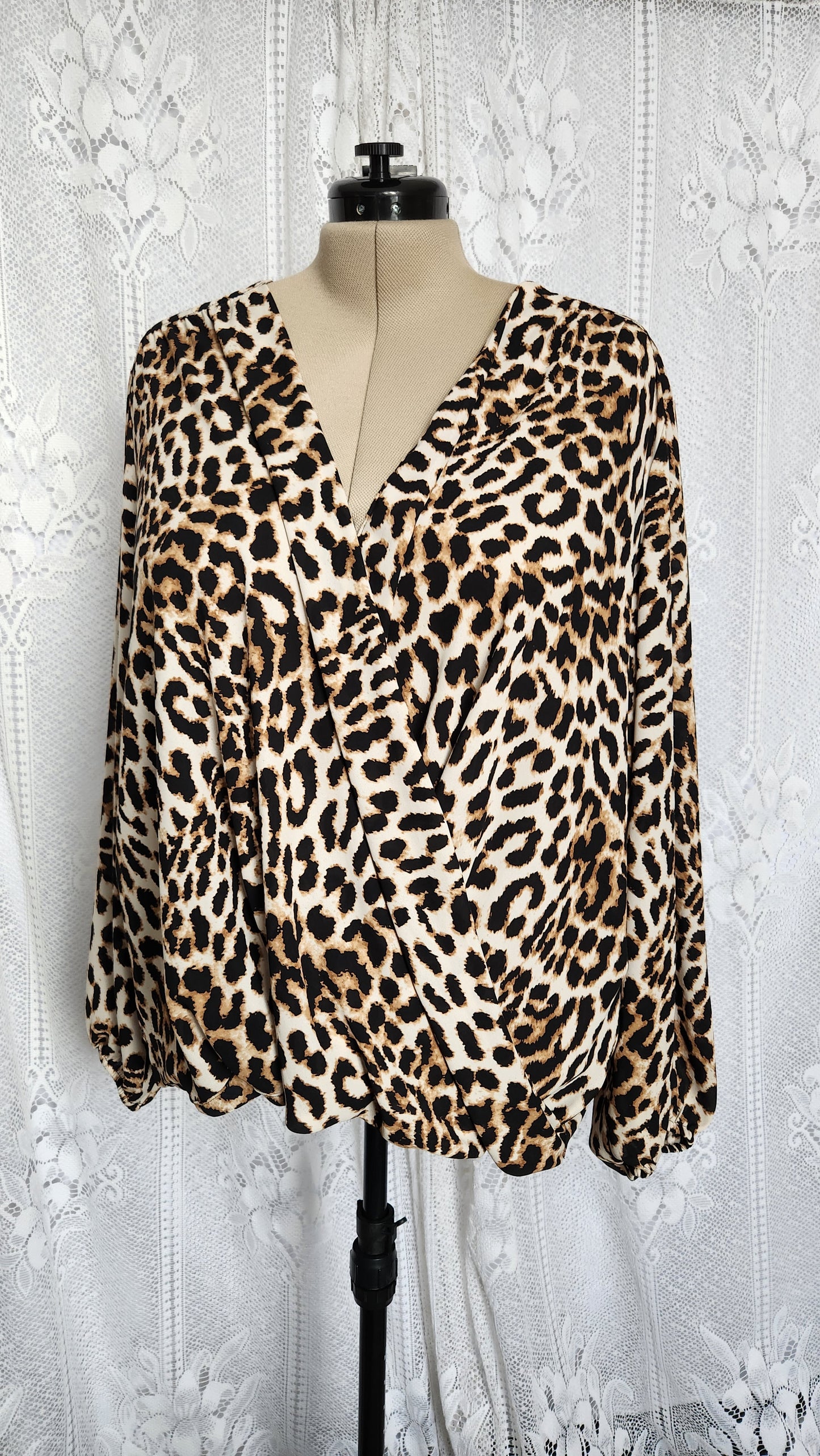 Size 3x Deep V Neck Leopard Long Sleeve Blouse
