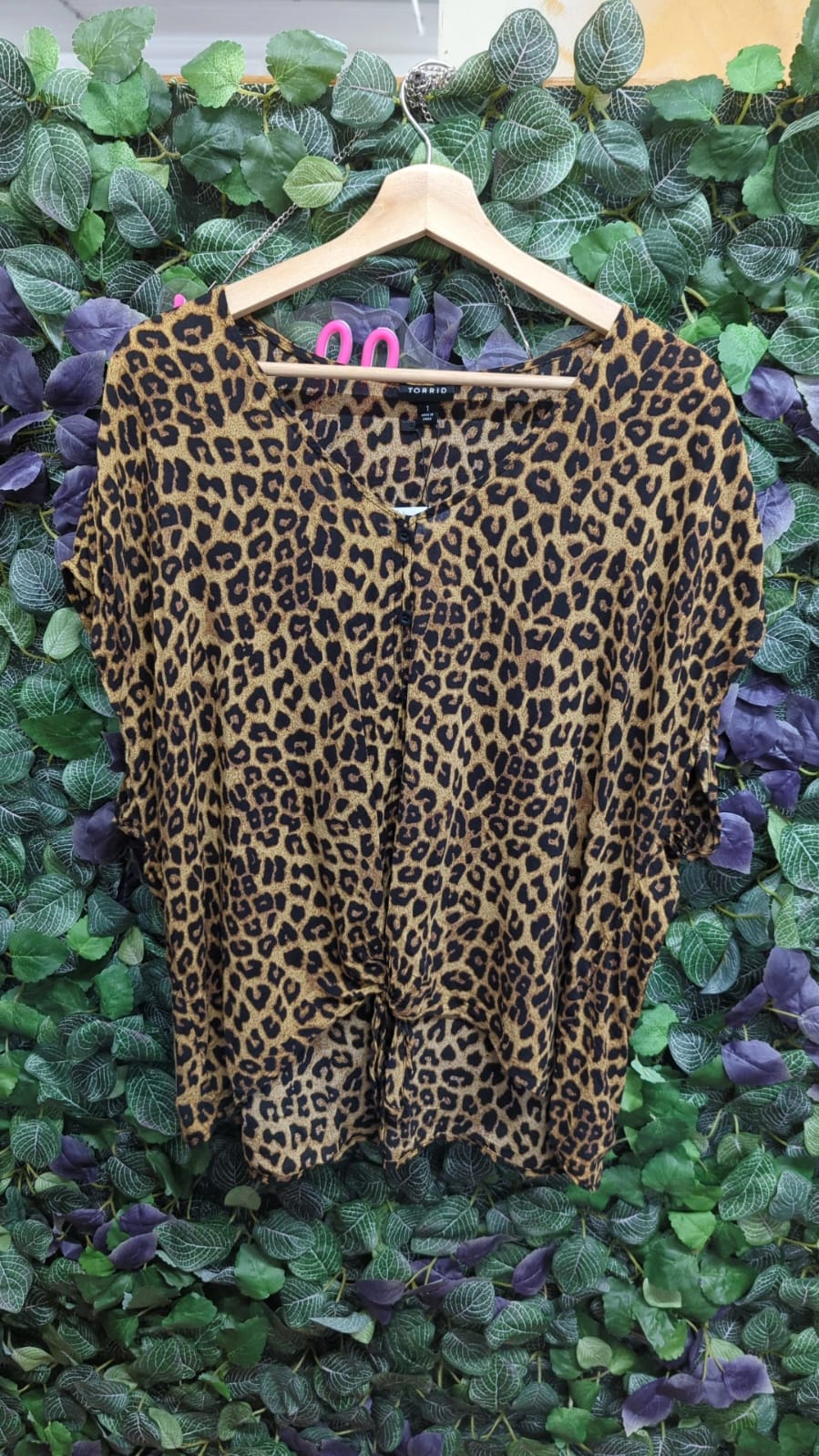 Size 1x Torrid Leopard Print Button Up Top