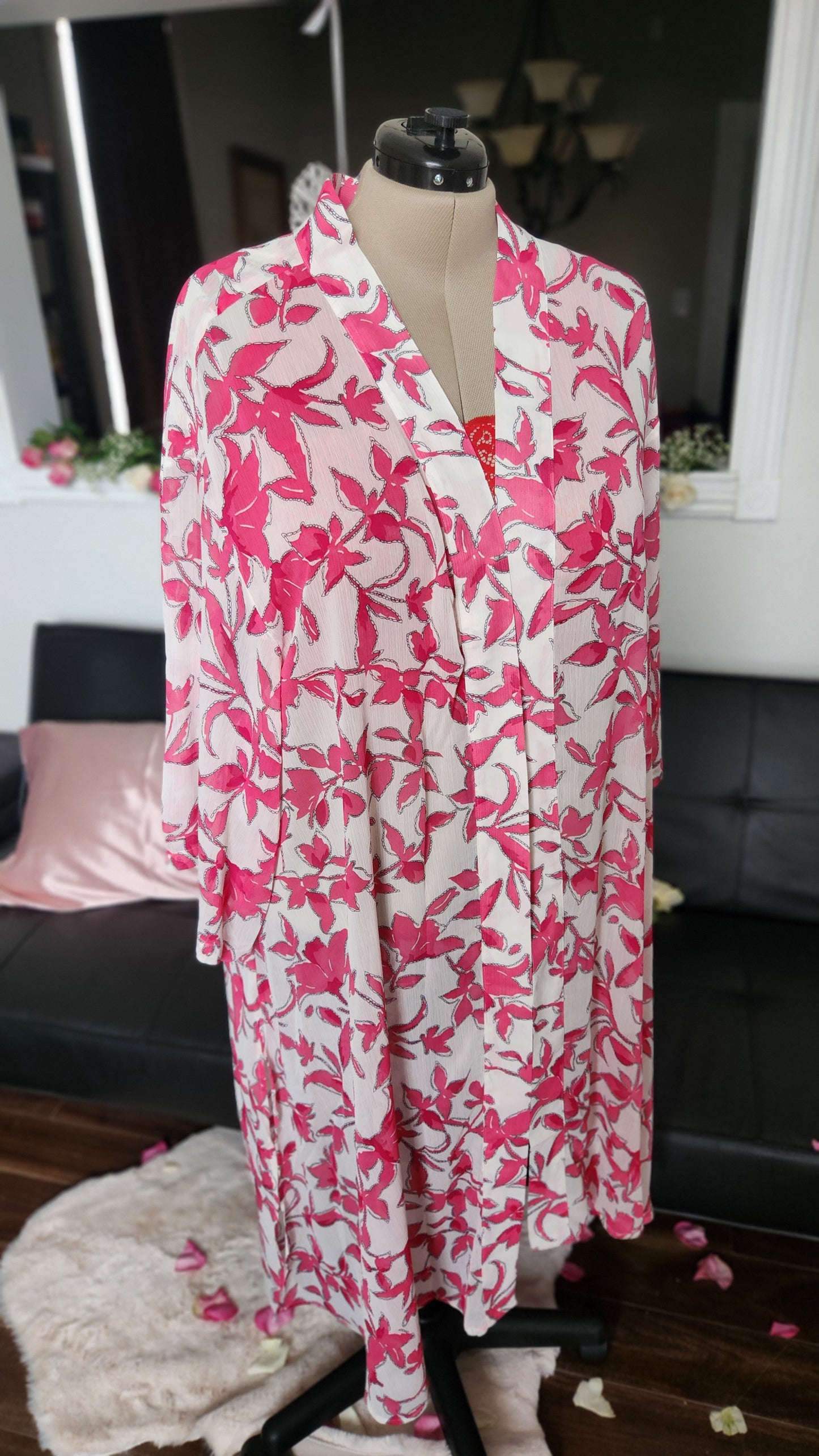 Size 4x/5x Pink and White Floral Duster