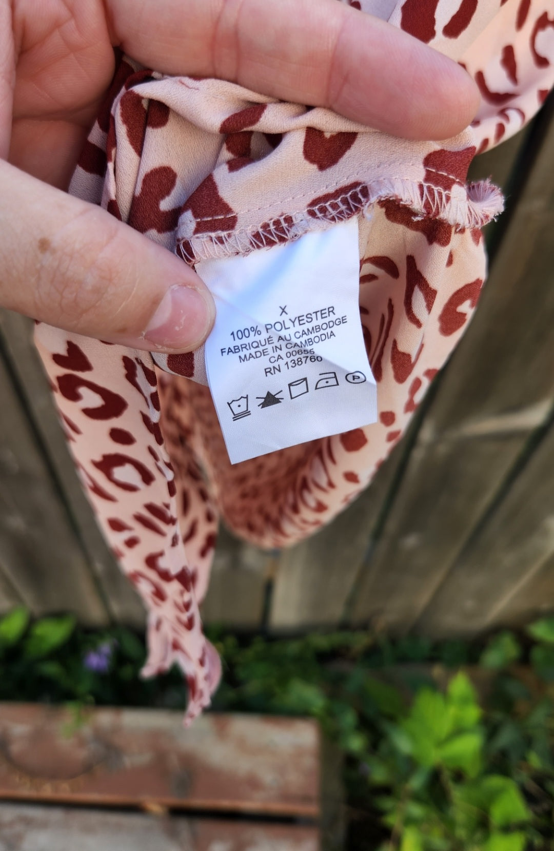 Size 0x Pink Leopard Print Button Up Blouse